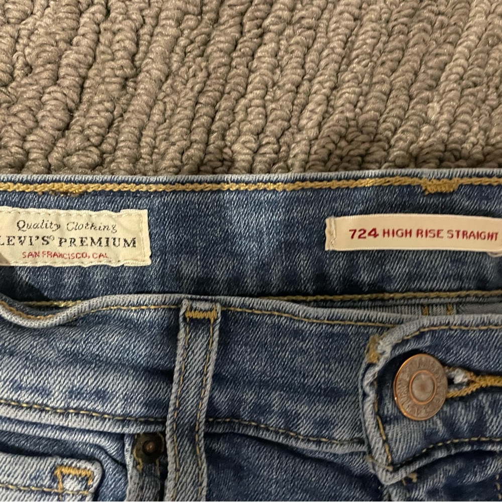 Levi’s 724 high rise straight crop jeans - Picture 5 of 10